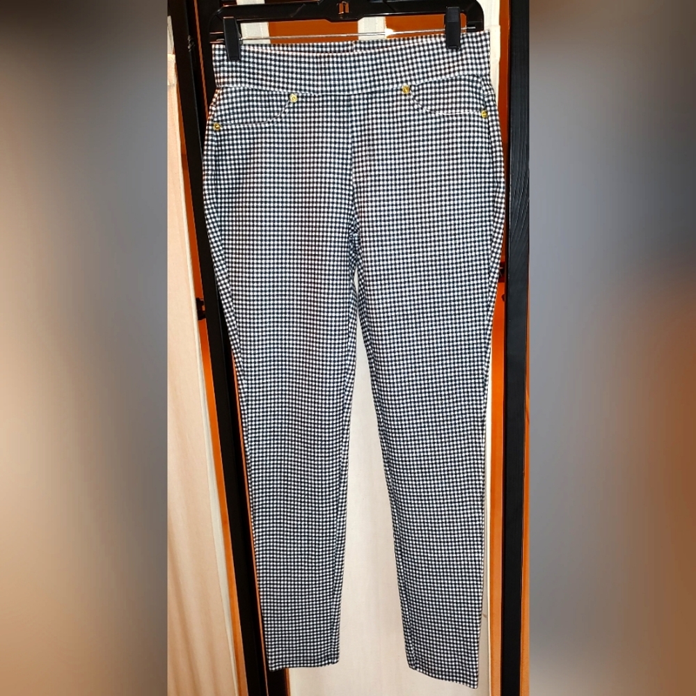 Michael Kors stretch pull on ankle length pants - worn once.  Sz. Small